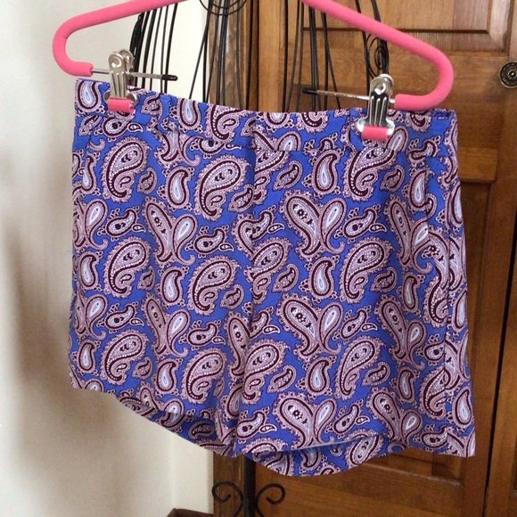 Banana Republic Shorts Size 4 Paisley Dress Shorts, New - Picture 2 of 8